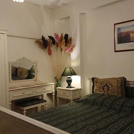 One Bedroom Apartment French Embassy Bukarest Kültér fotó