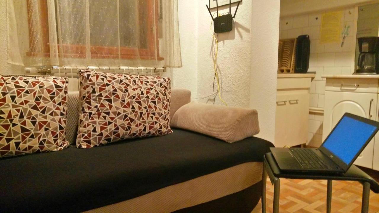 One Bedroom Apartment French Embassy Bukarest Kültér fotó