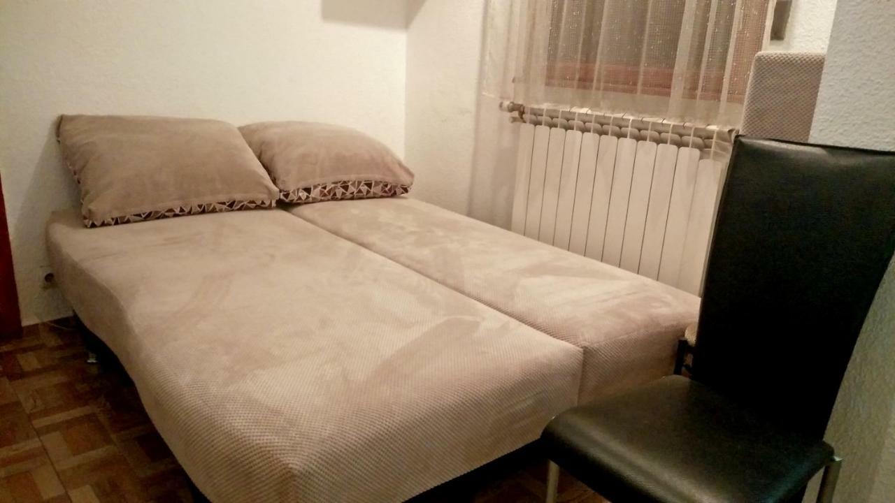 One Bedroom Apartment French Embassy Bukarest Kültér fotó